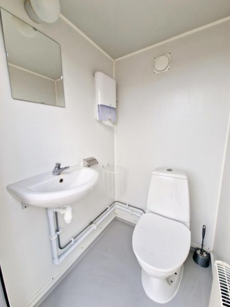 DAB2EA09-95B0-4896-B04E-14B8D6F7CC6D